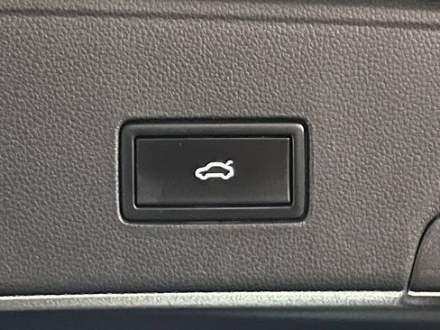 Certified 2021 Volkswagen Atlas Cross Sport SEL Premium w/ Cross Sport MDO Package AWD/4WD image 40