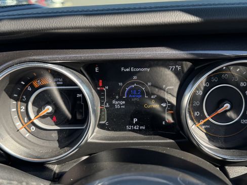 Used 2022 Jeep Wrangler Unlimited Sahara image 24