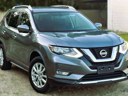 Used 2017 Nissan Rogue SV w/ SV Premium Package AWD/4WD image 1