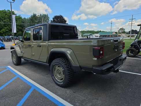 New 2026 Jeep Gladiator Willys AWD/4WD image 6