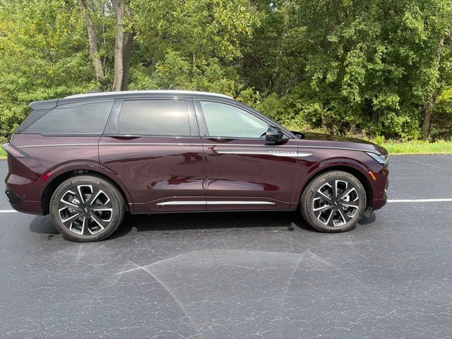 Used 2024 Lincoln Nautilus Reserve AWD/4WD image 10