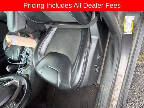 Used 2019 Jeep Cherokee Latitude Plus AWD/4WD image 12