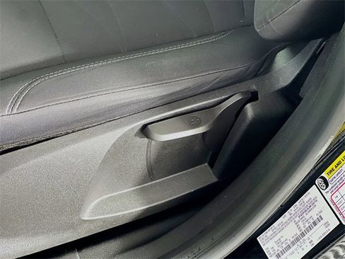 Used 2018 Ford Fiesta SE image 12