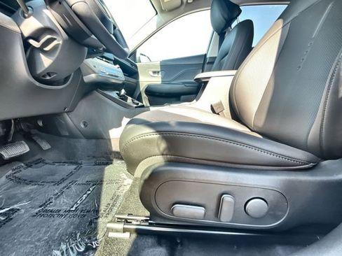 Used 2024 Hyundai Kona Limited image 12