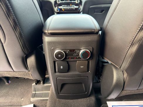 Used 2024 Ford Explorer Limited AWD/4WD image 18