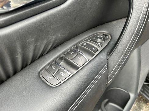 Used 2017 INFINITI QX80 4WD w/ Driver Assistance Package image 21