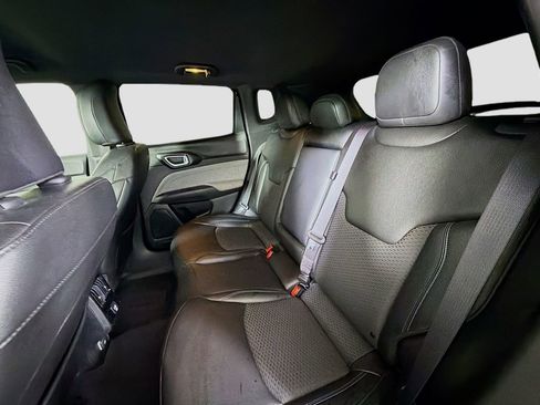 Used 2024 Jeep Compass Latitude image 23