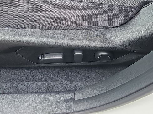 Certified 2025 Subaru Crosstrek 2.0i Premium image 13