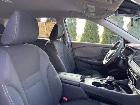 Used 2023 Nissan Rogue S image 29