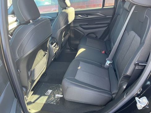 New 2025 Jeep Grand Cherokee Laredo X image 12