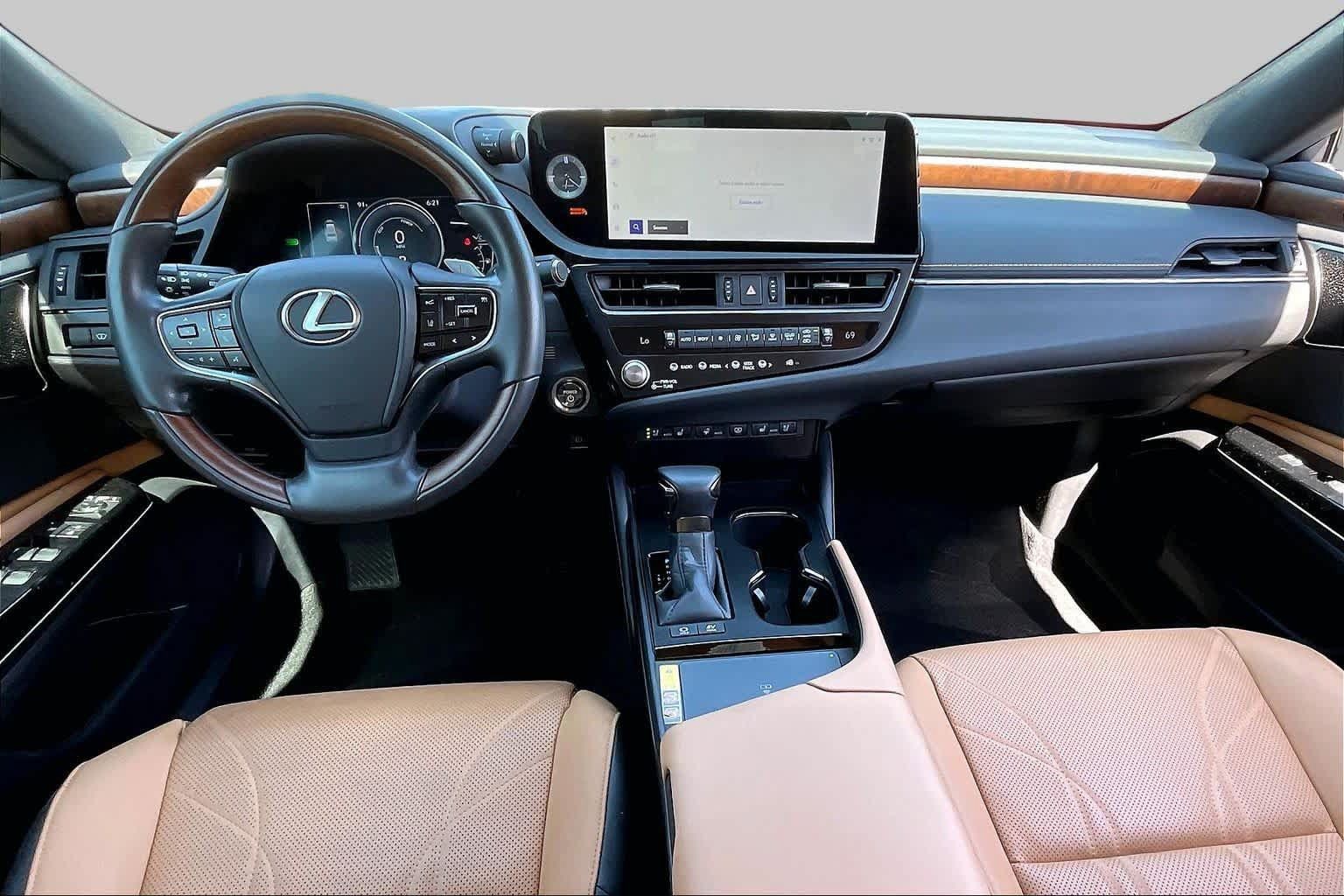 Used 2024 Lexus ES 300h Ultra Luxury w/ Accessory Package (Z2) FWD image 13