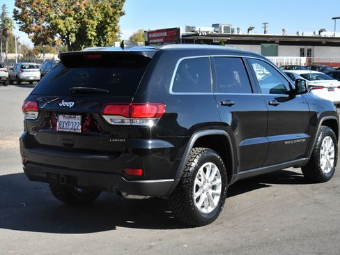 Used 2021 Jeep Grand Cherokee Laredo image 8