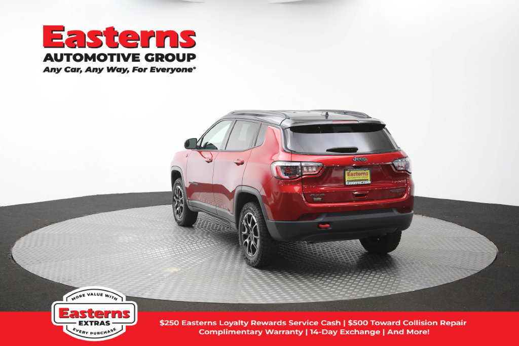 Used 2025 Jeep Compass Trailhawk AWD/4WD image 67