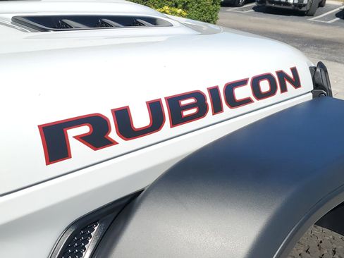 Used 2025 Jeep Wrangler Unlimited Rubicon w/ Safety Group image 8