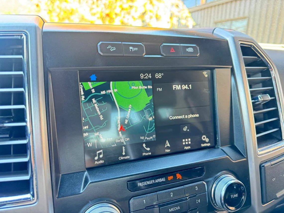 Used 2016 Ford F150 Platinum w/ Equipment Group 701A Luxury AWD/4WD image 17