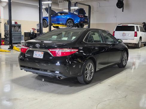 Used 2015 Toyota Camry SE FWD image 7