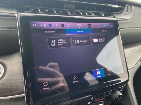 Used 2025 Jeep Grand Cherokee L Limited w/ Black Appearance Package image 31