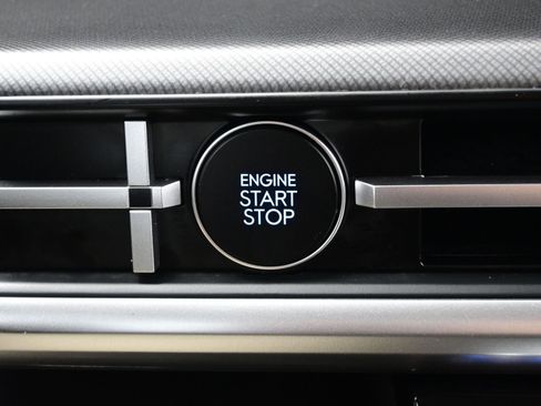 Certified 2026 Hyundai Santa Fe SE image 25