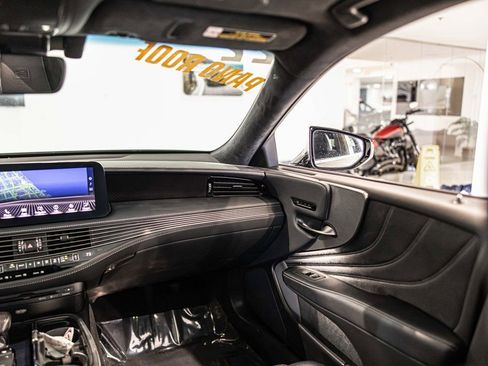 Used 2022 Lexus LS 500 F Sport w/ Accessory Package (Z1) image 40