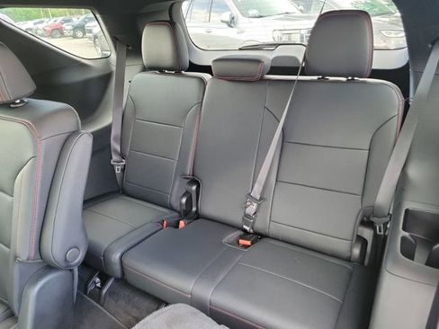 Certified 2025 Chevrolet Traverse RS FWD image 21