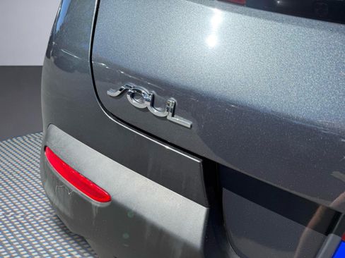 Used 2020 Kia Soul LX FWD image 6