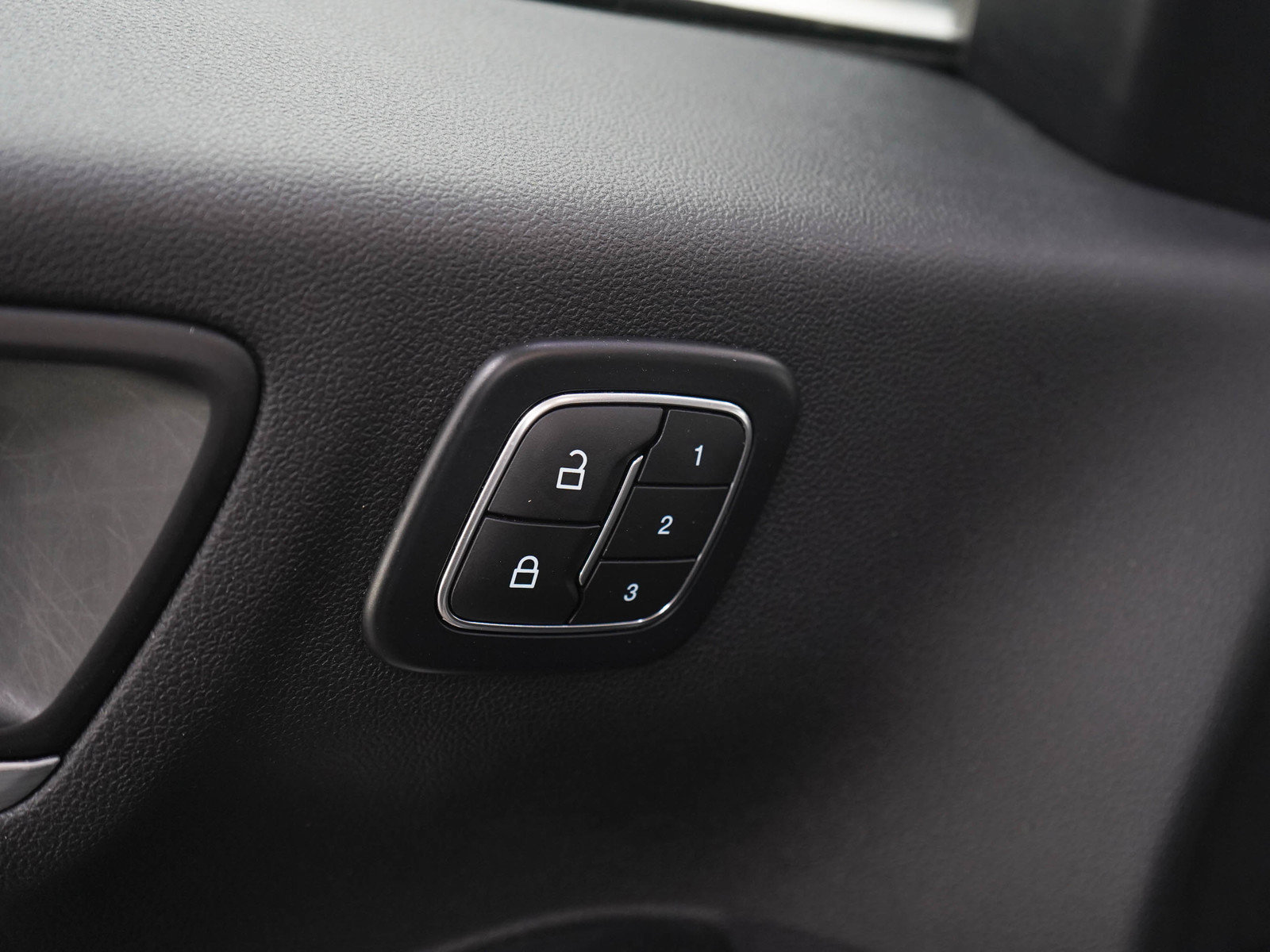 Used 2024 Ford Escape Platinum AWD/4WD image 23