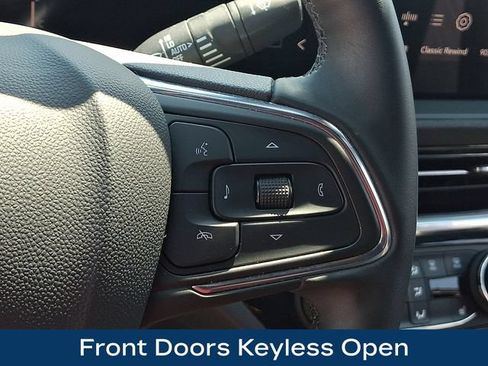 Used 2024 Buick Envista Sport Touring w/ Convenience I Package FWD image 8