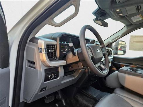 New 2025 Ford F450 XL image 3