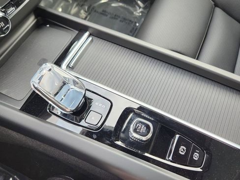 New 2026 Volvo XC60 B5 Ultra w/ Climate Package image 10