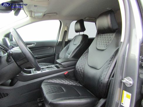 Certified 2024 Ford Edge Titanium AWD/4WD image 3