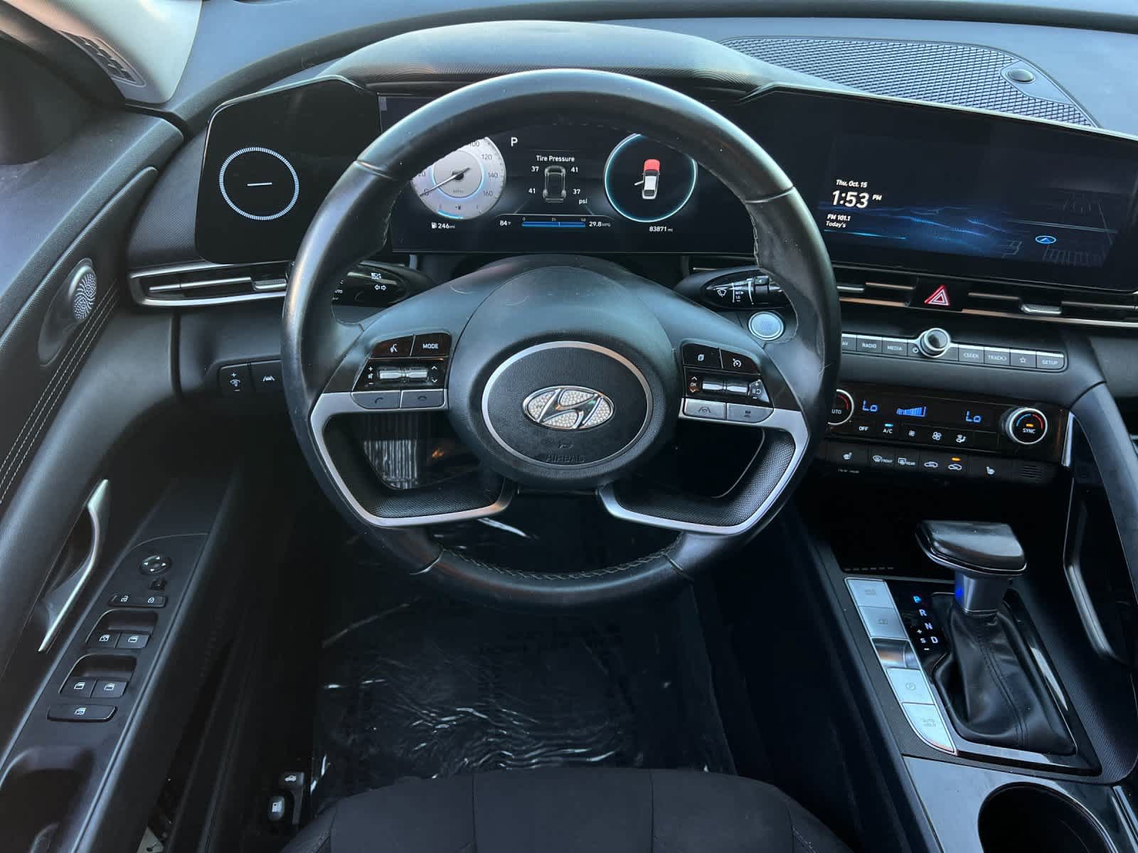 Used 2023 Hyundai Elantra SEL w/ Convenience Package FWD image 15