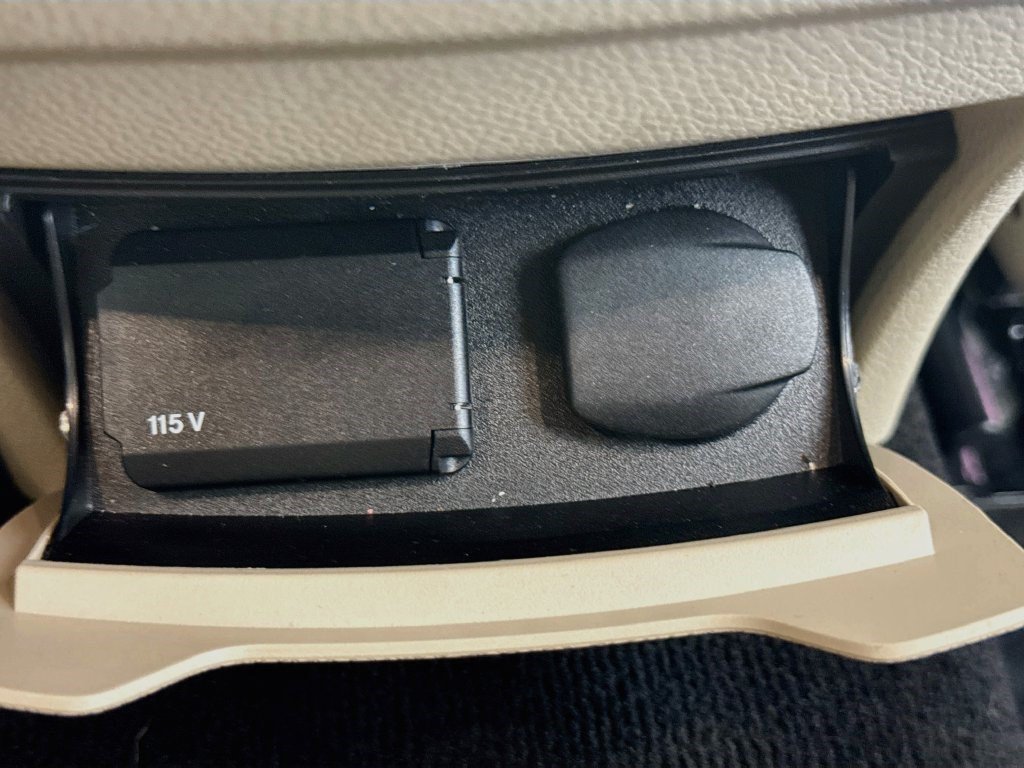 Used 2020 Mercedes-Benz GLC 300 image 41