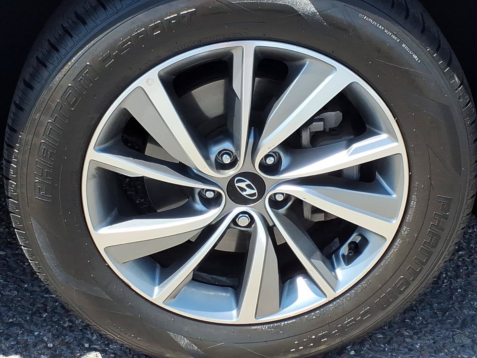 Used 2020 Hyundai Santa Fe Limited w/ Cargo Package FWD image 9