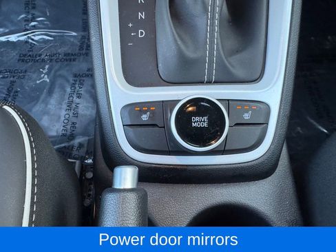 Used 2024 Hyundai Venue Limited image 16