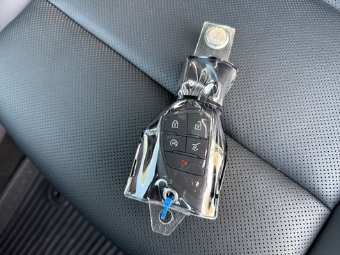 New 2026 GMC Acadia Denali w/ Super Cruise Package image 38