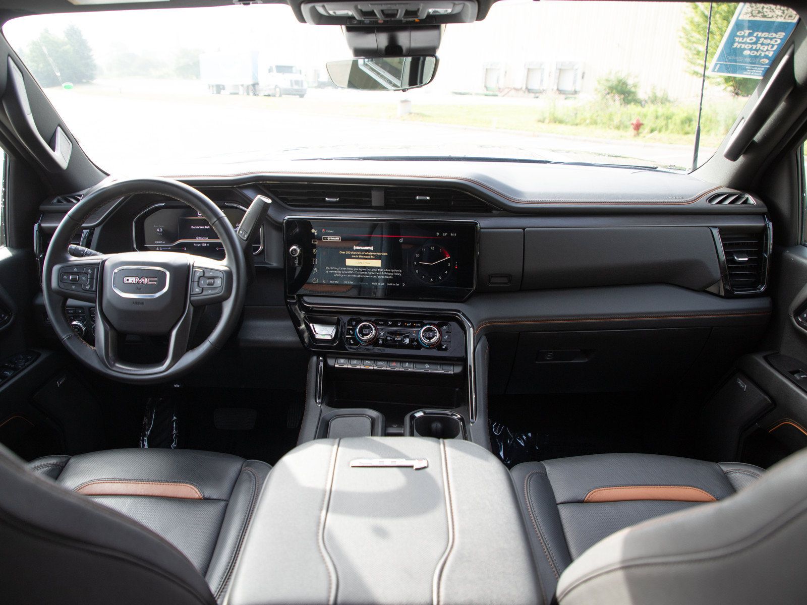 Used 2024 GMC Sierra 2500 AT4 w/ Technology Package AWD/4WD image 17