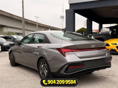 Used 2024 Hyundai Elantra SEL FWD image 5