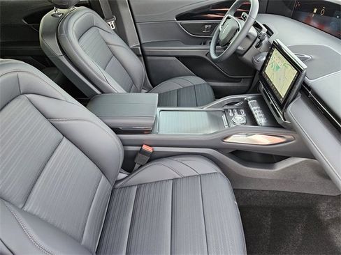 New 2026 Lincoln Nautilus Reserve w/ Jet Appearance Package image 13