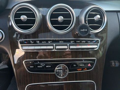 Used 2018 Mercedes-Benz C 300 Sedan image 18