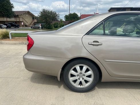 Used 2003 Toyota Camry XLE FWD image 10