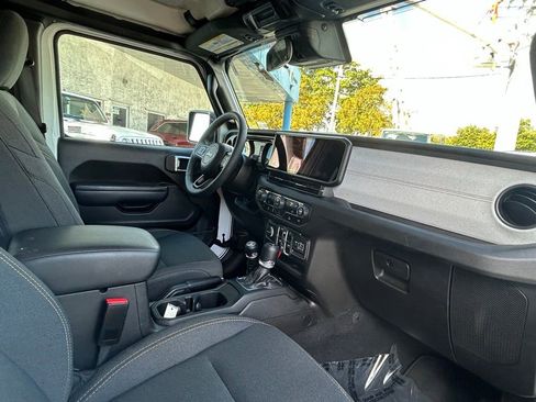 Certified 2024 Jeep Wrangler Sport S image 30