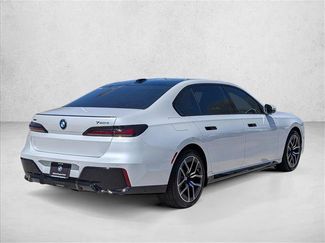 New 2026 BMW 750e xDrive video 2