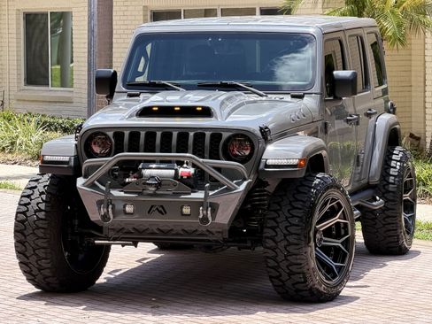 Used 2020 Jeep Wrangler Unlimited Sahara w/ Uconnect 4C Nav & Sound Group AWD/4WD image 1