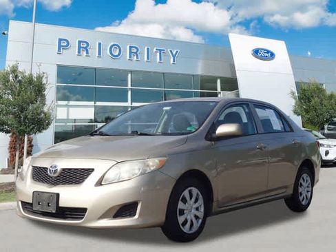 Used 2010 Toyota Corolla LE FWD image 1