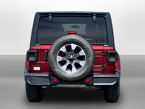 Used 2021 Jeep Wrangler Unlimited Sahara w/ Cold Weather Group AWD/4WD image 4