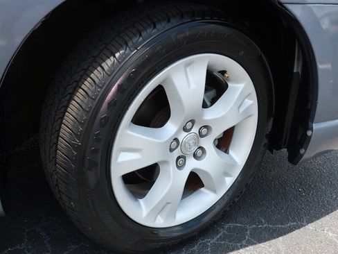 Used 2006 Toyota Matrix XR FWD image 38