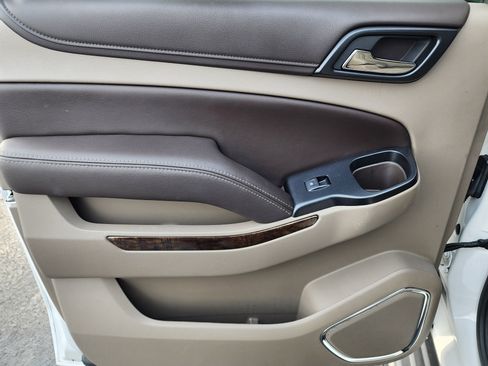 Used 2016 Chevrolet Suburban LT image 17