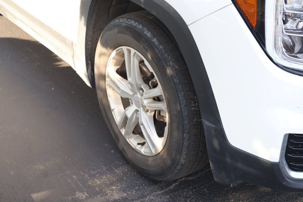 Used 2023 GMC Terrain SLE w/ Driver Convenience Package FWD image 7