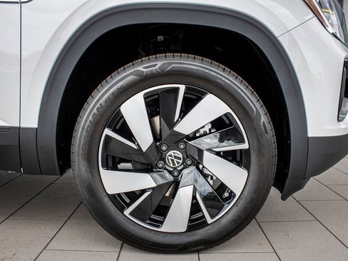 New 2026 Volkswagen Atlas Cross Sport SE image 20