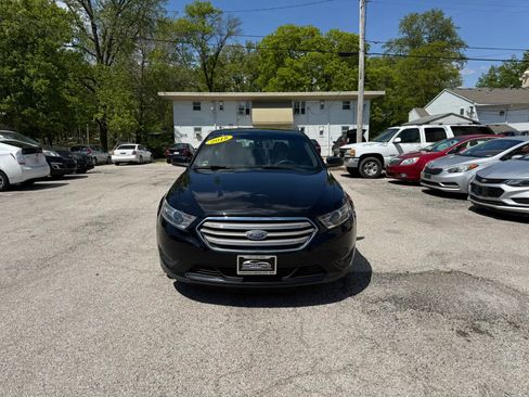 Used 2018 Ford Taurus SEL FWD image 2